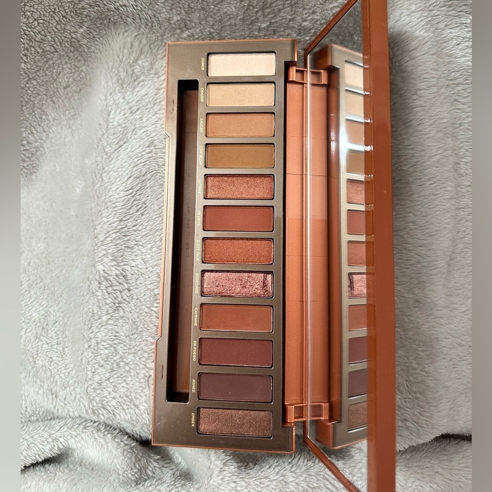 Authentic Urban Decay Naked Heat 12-Shade Eyeshadow Palette - Picture 10 of 16